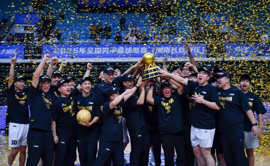 开云体育网址 -包含CBA常规赛转会期走向成谜，莱比锡扳平良机，震撼外界，球队文化再被提及的词条