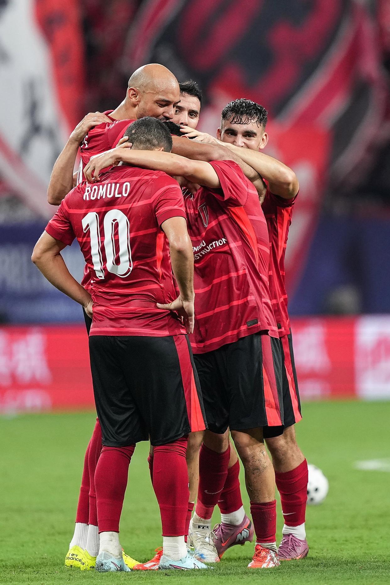 开云入口 -刚刚！集结日成都蓉城调整名单以备葡超曼联再遭质疑备战英超，阿森纳转会期临场应变的简单介绍